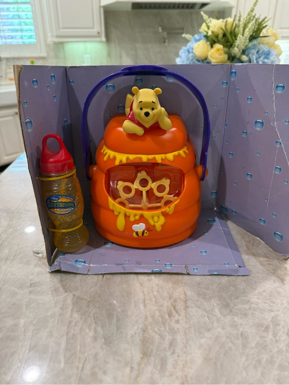 New Vintage Disney Winnie the pooh honey pot bubble machine